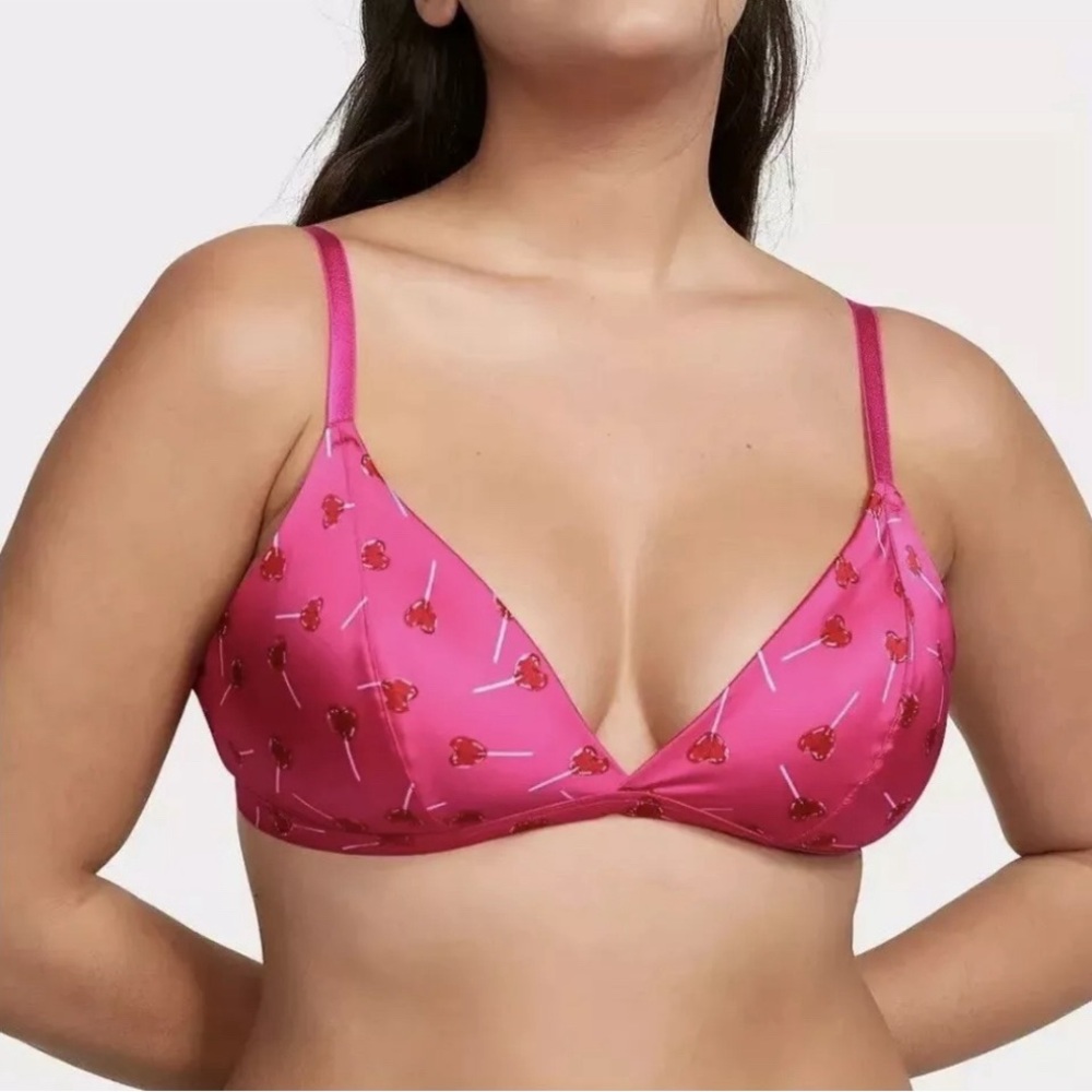 Victoria’s Secret Tease Wireless Triangle Bralette Heart Lollipops Medium